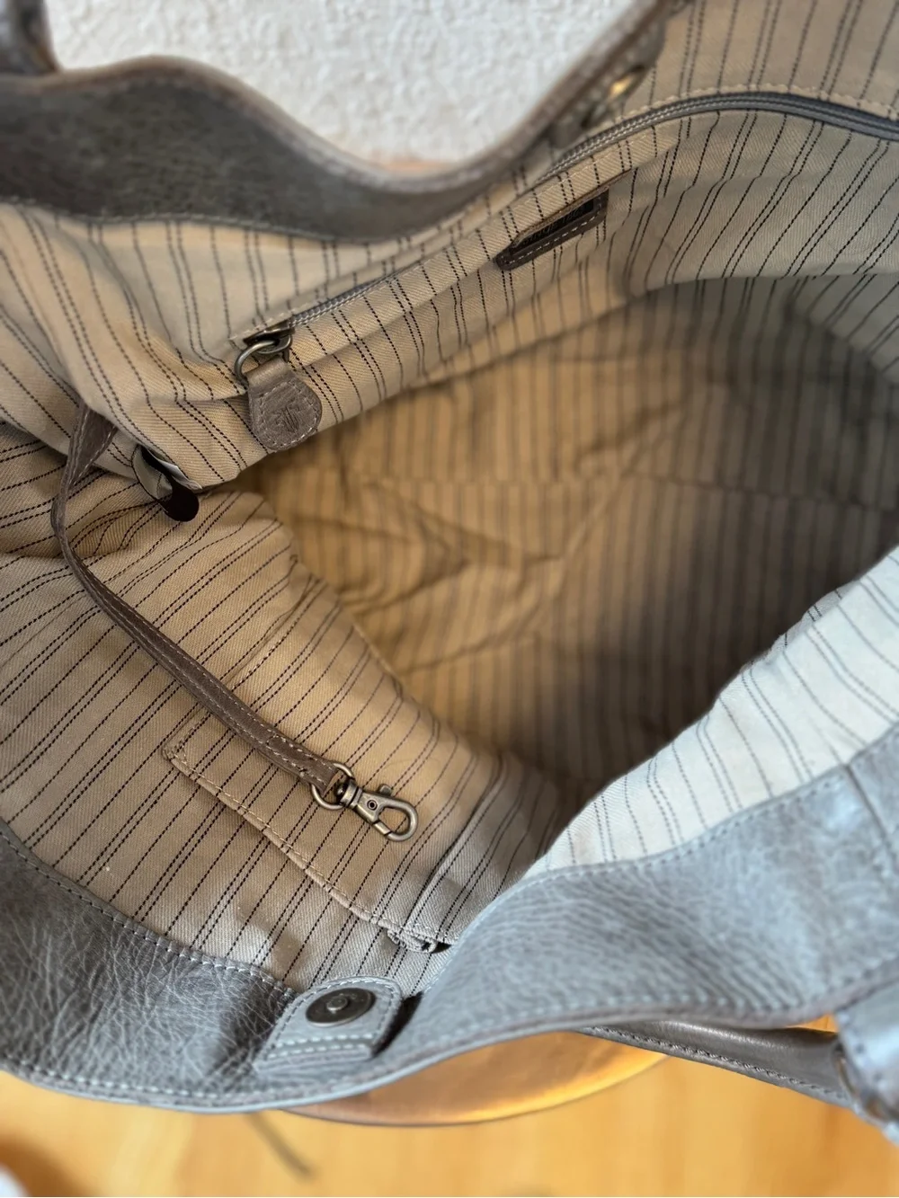 Frye Melissa shoulder tote bag in Ice Gray